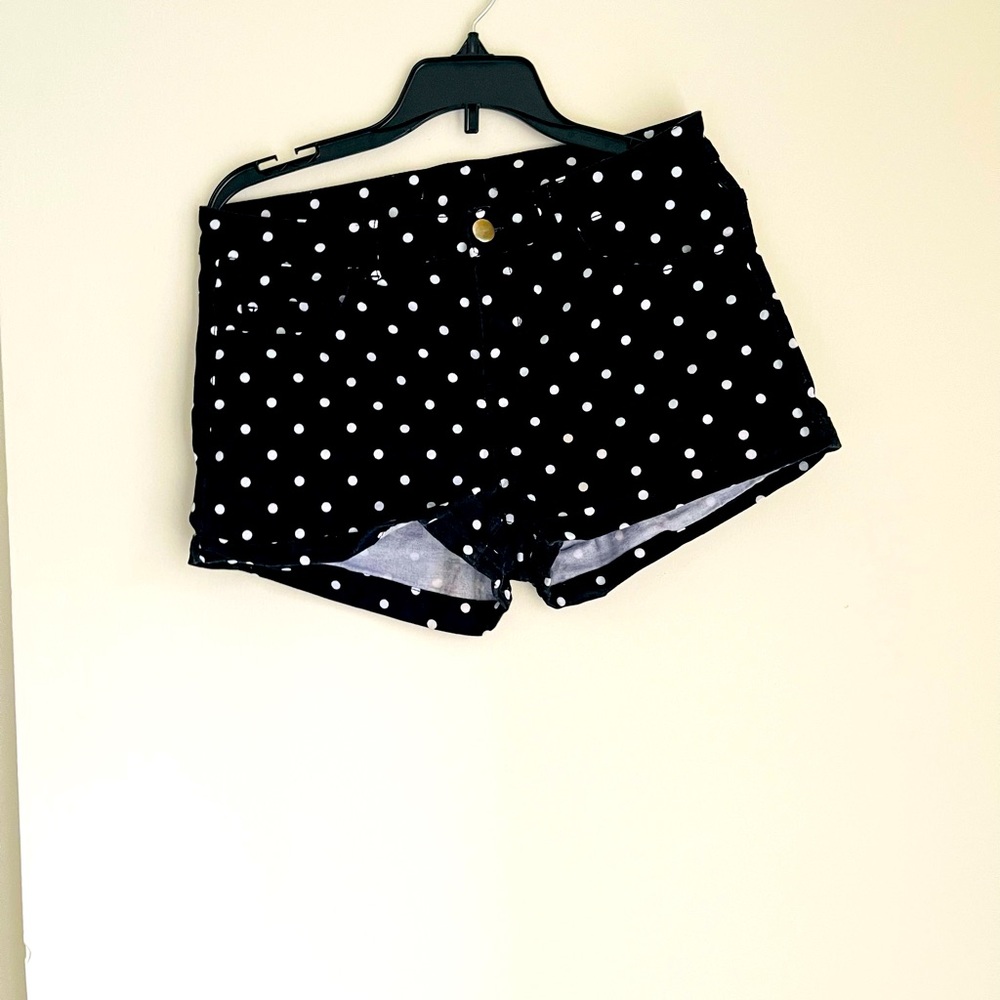 Cute Dot Print Short - In a very good condition